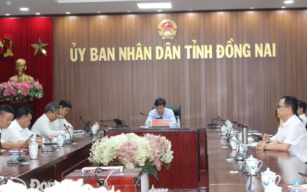 Cuộc họp của chính quyền địa phương về số hóa tài liệu lưu trữ trong quá trình sắp xếp bộ máy