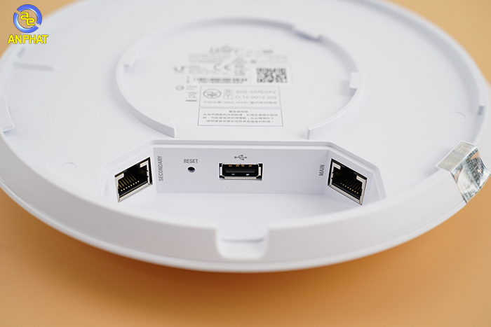 Bộ thu phát Ubiquiti UniFi UAP AC PRO 1750Mbps, 100 Use, Lan 1GB