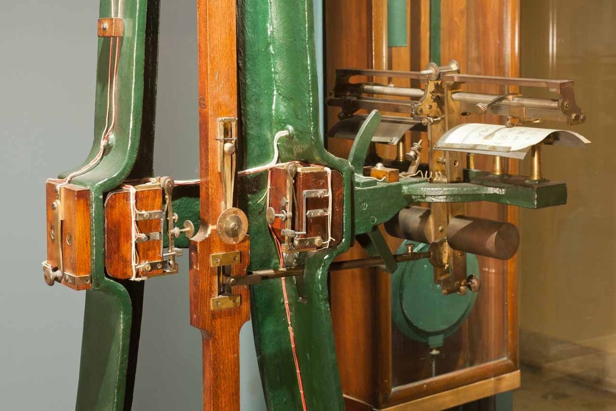 Lịch sử máy scan và hành trình phát triển của công nghệ quét tài liệu